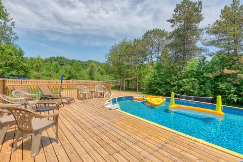 HUGE Fenced Yard • HT & Fire Pit • Handicap Access