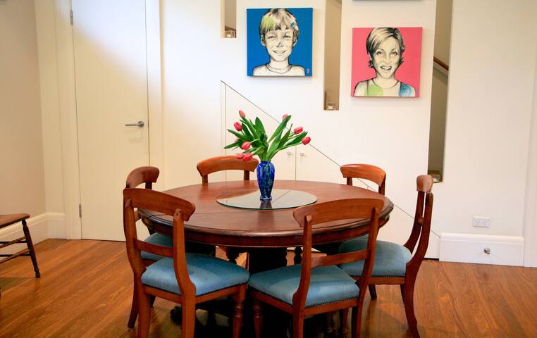 Sydney Harbour Haven – sunny, spacious and modern gallery image 2