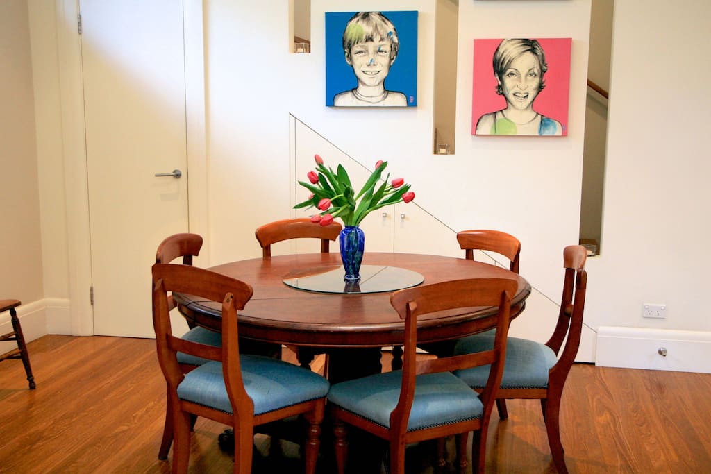 Spacious - Indoor dining