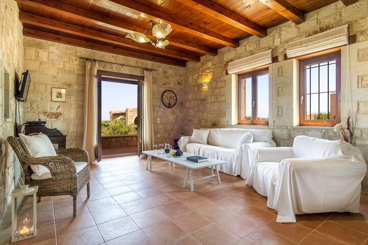 Stone Built villa w/Private Pool, BBQ 30m to Beach gallery image 4