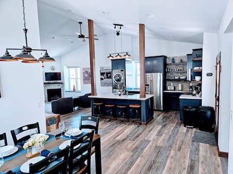 Little Swiss "Quacks Nest" With a View