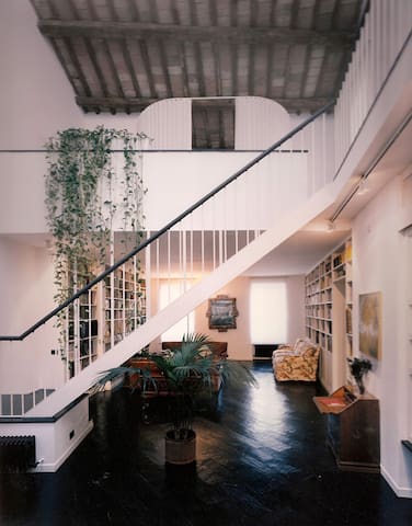 Luxury “Hay Loft” in the Heart of Trastevere