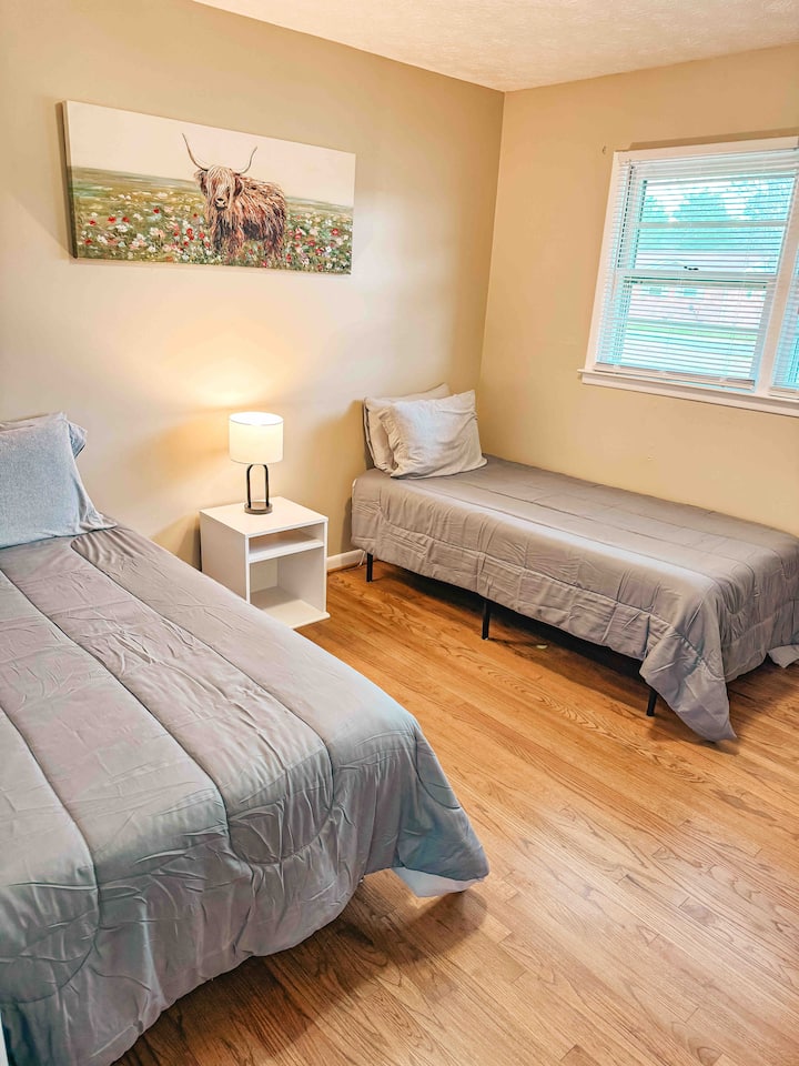 Chumba cha kulala 3 na vitanda 2 pacha