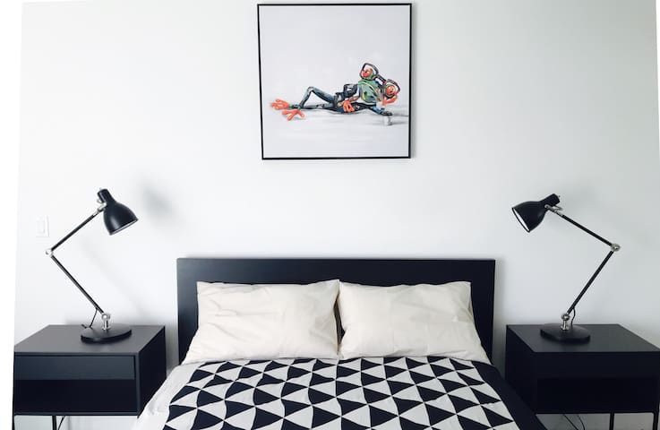 THE BEST MASTER BEDROOM in HOLLYWOOD