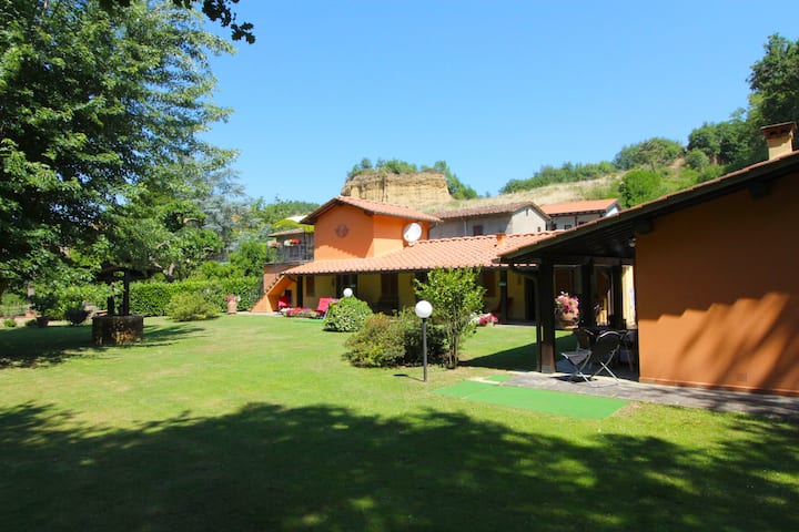 Villa Formata Da 3 Appartamenti. Piscina E Barbecue - Toscana