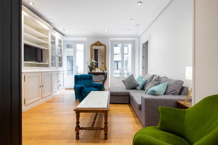 ★ Beach & City – Neighbourhood of Gros ★ gallery image 4