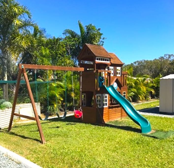 Separate yard with cubby area and small herb garden (main house use this area as well)