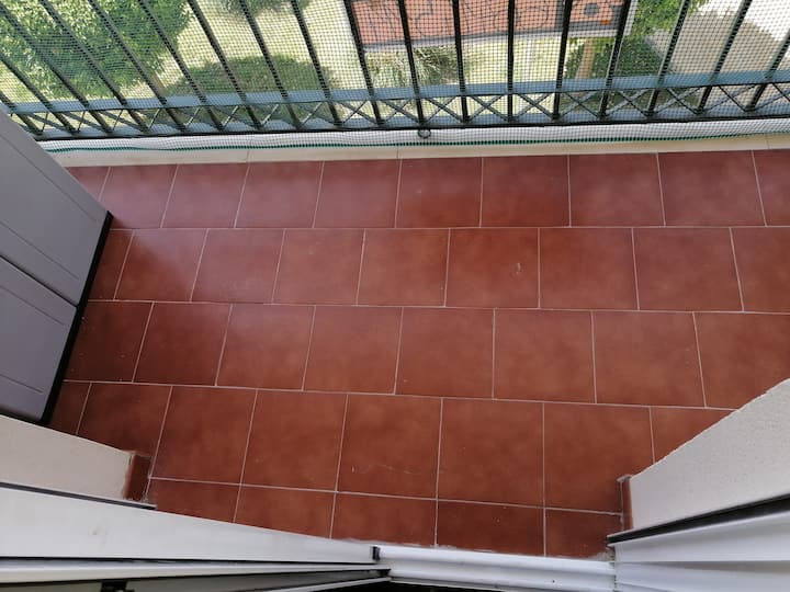 Quiet and cozy apartment 5 minutes from downtown Cazorla, with 2 bedrooms, 1 bathroom, large kitchen-dining balcony and free parking in the surroundings.