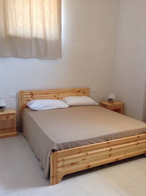 Camera con letto matrimoniale/Double bedroom