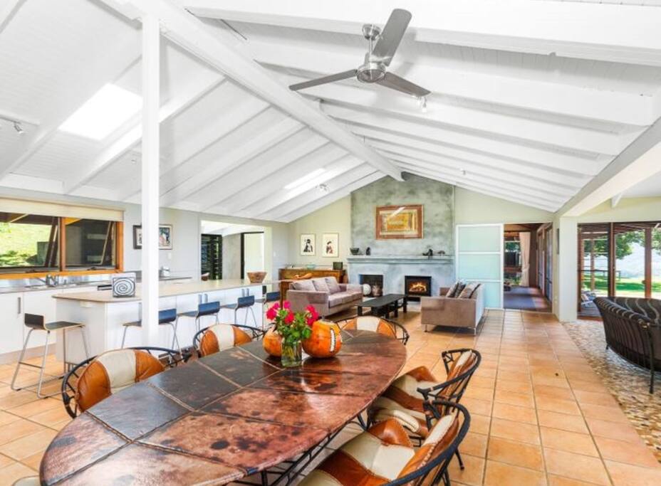 Open Plan kitchen, lounge and dining area
