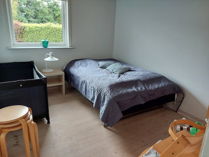 婴儿床和床120x200