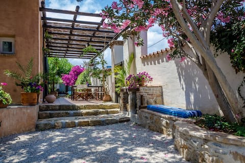 Top performing Airbnb: Villa Nektarios in Δήμος Πλατανιά