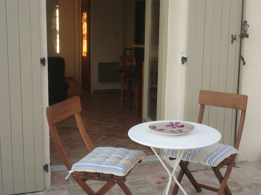 possibilité de déjeuner sur votre terrasse privée
