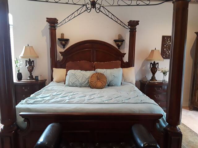 Private Serene Traditional Master Suite on a Lake