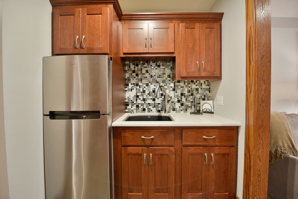 Lower Master Kitchenette