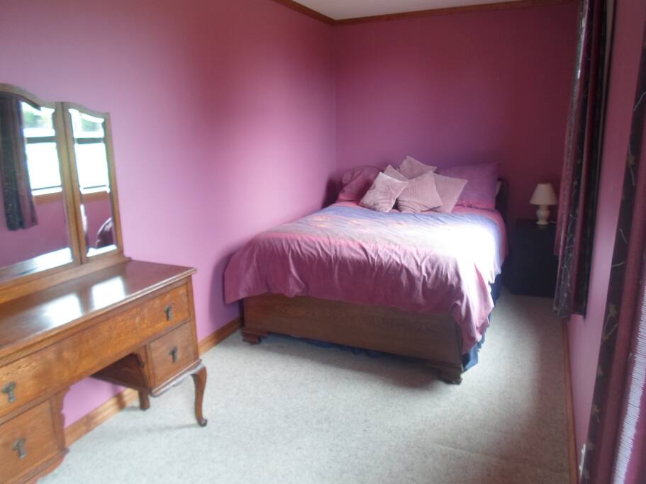Bedroom 3 contains 1x double size bed.