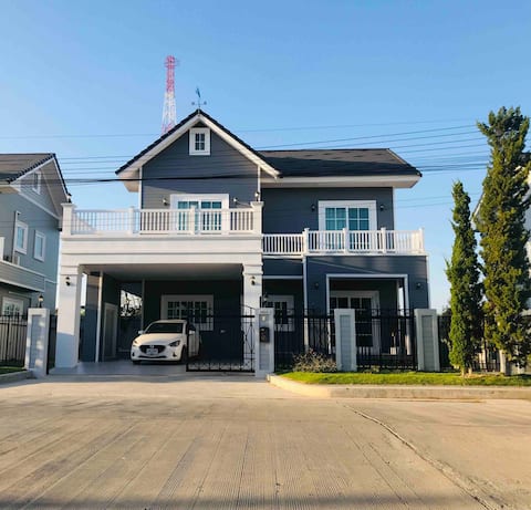 Gated Community (15 mins to MotoGP) Entire House.