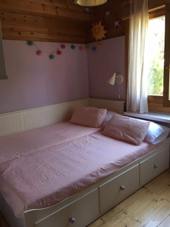 Dhomë 1 me krevat dopio "trundle"