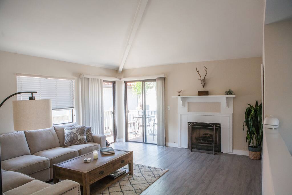 Common Living Area. Upstairs.