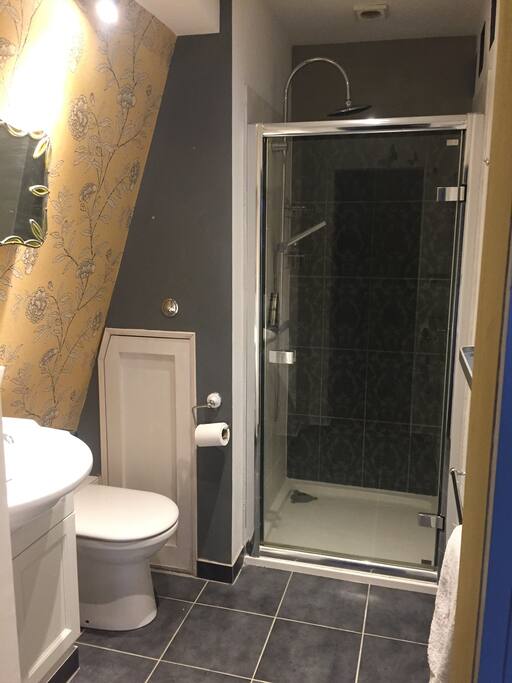ensuite shower room with underfloor heating