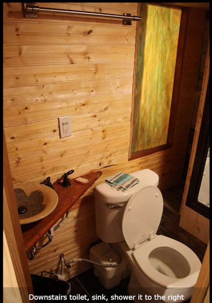 Eget badeværelse i nederste etage