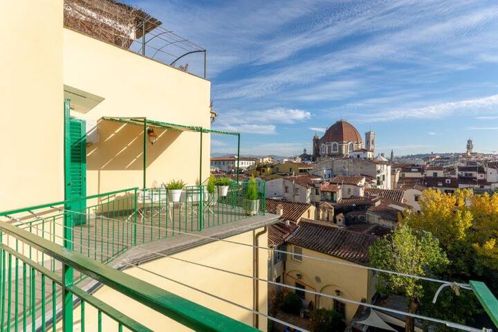 Paola’s home – terrace with view of Florence gallery image 4