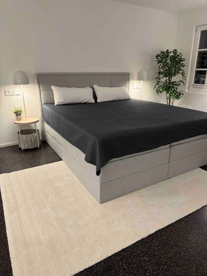 Dhomë gjumi me krevat pranveror