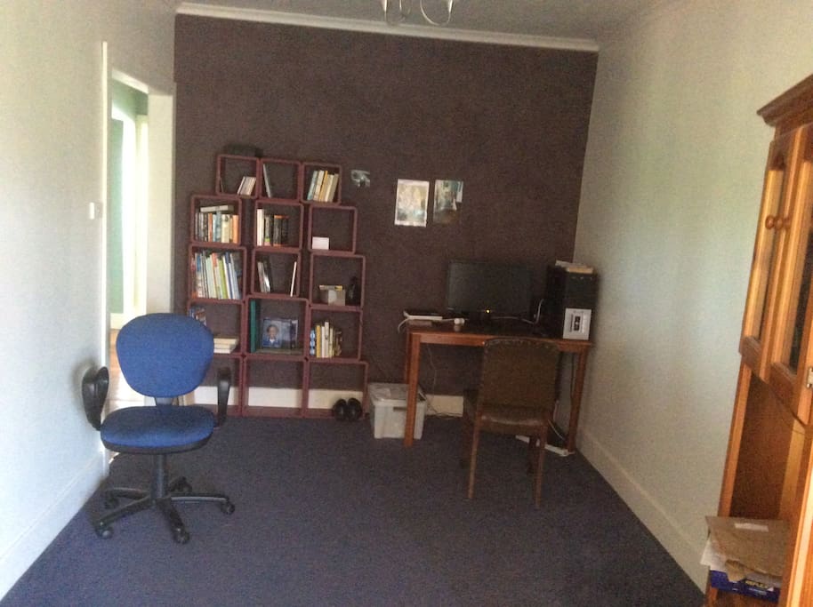 Computer space and there is wi fi internet but no TV.