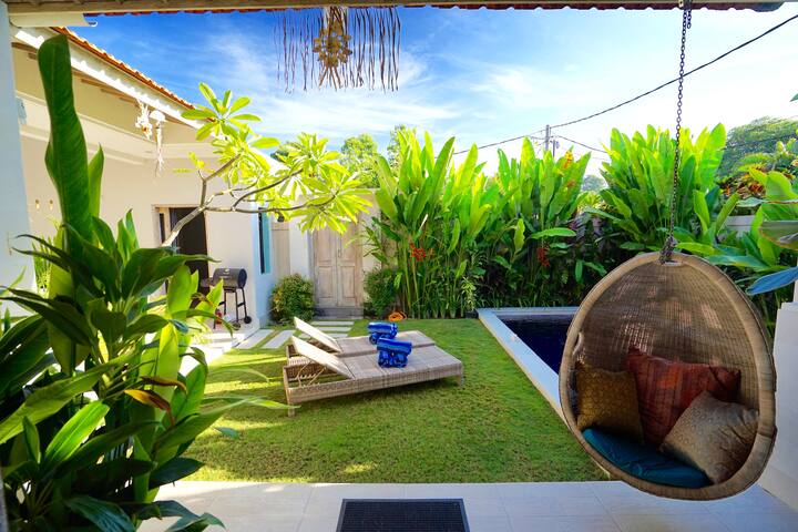 LUX 3 DBL BED SEMINYAK POOL VILLA + CINEMA