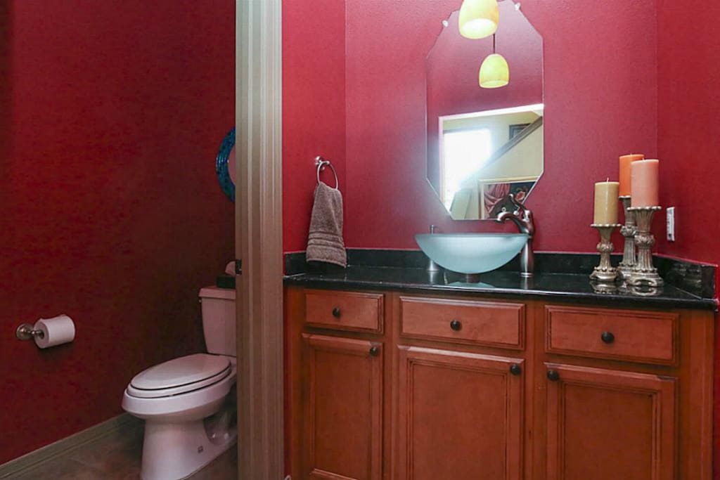 Half bathroom for use on common floor