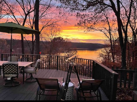 Fire Lake Manor *NEW* Hotub* Arcade! Wifi