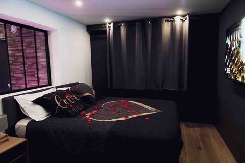 Romantic getaway with Private Jacuzzi