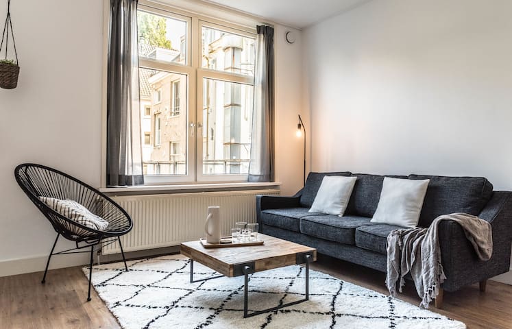 Super Airbnb® | Plantage Kerklaan 25 - Vacation Rentals & Places to Stay PH-45