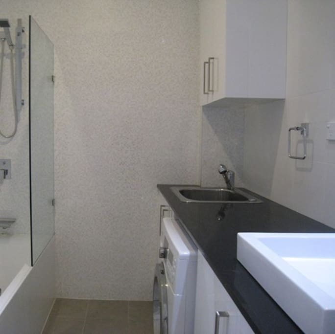 Bathroom/Laundry