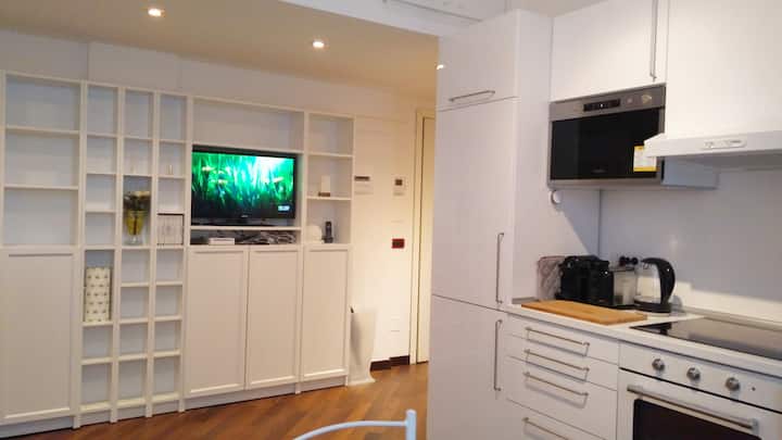 Mini White Home, 3 Stops From Airport Milan Linate - Milan