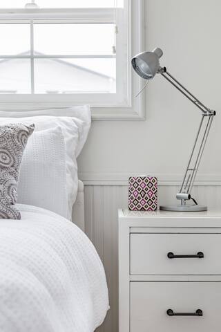 Classic Bungalow Half a Block from the Sand at Hermosa Beach gallery image 3