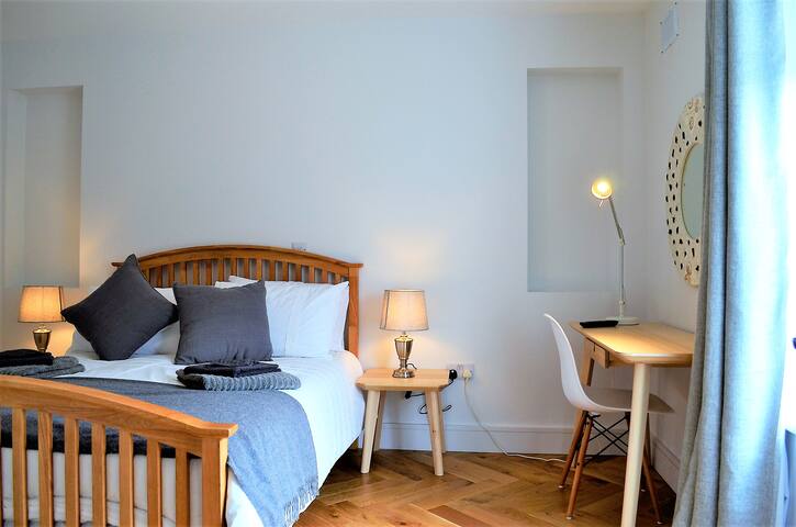 Luxurious three bed in Ballsbridge gallery image 5