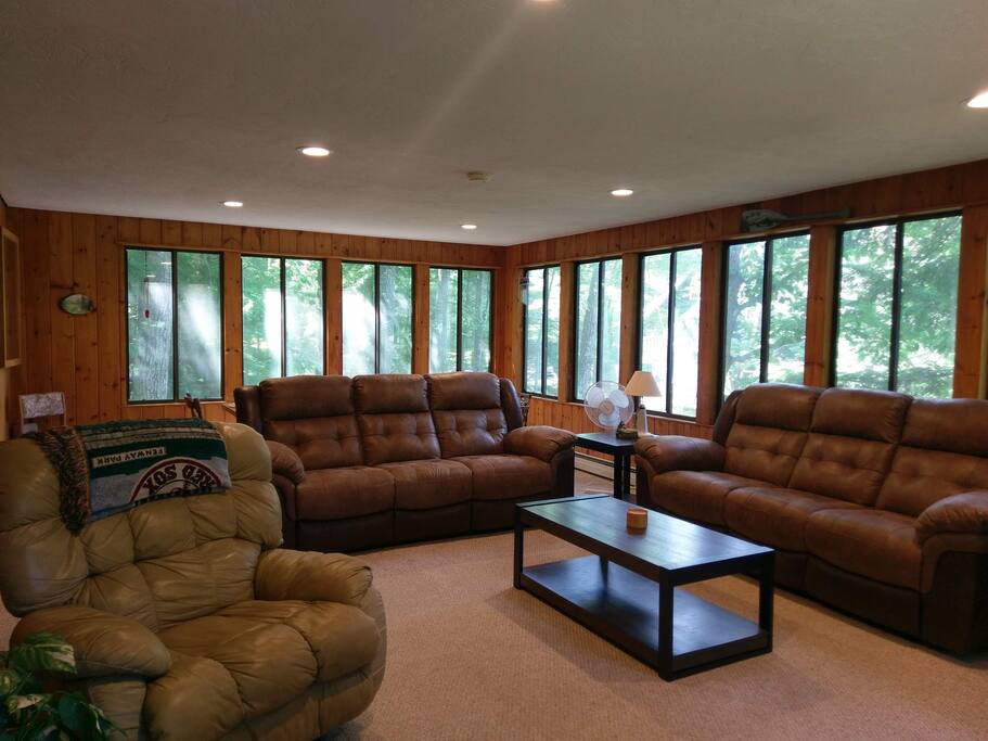 Large living room With Reclining Sofas
