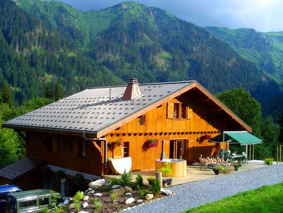 Uninterrupted views of surrounding mountains - property is 10,000 sq. m.