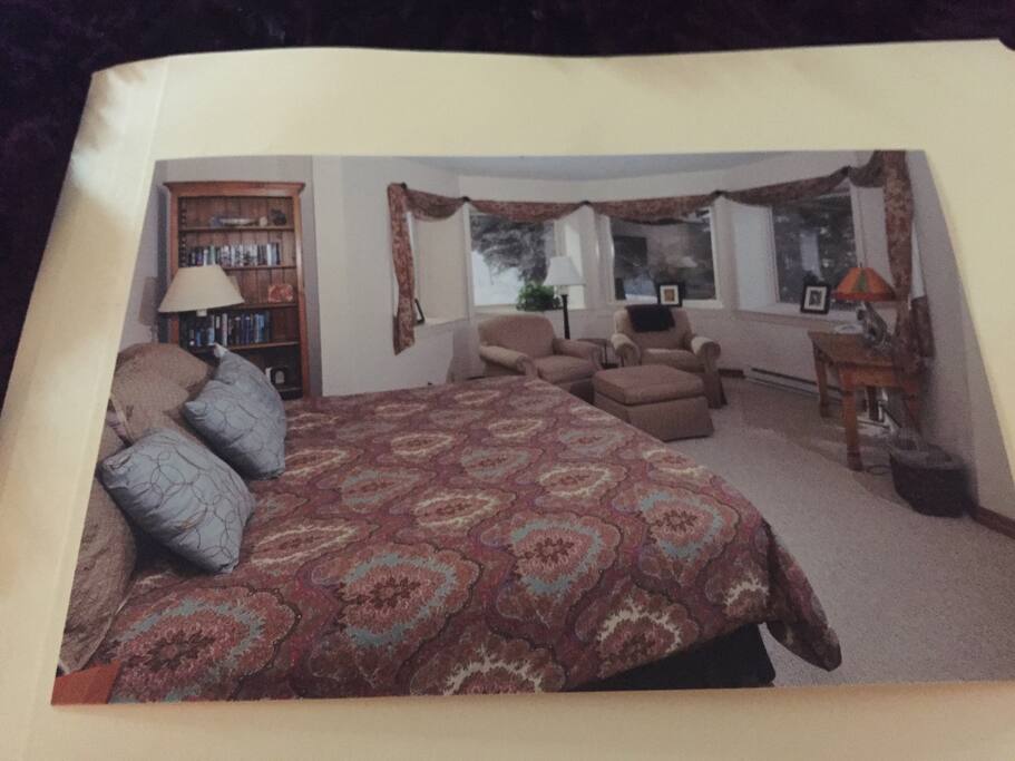 King temperpedic . Sitting area . Desk with make up mirror. Fan and humidifier in each bedroom. Ensuite master bath with shower and soaking tub.