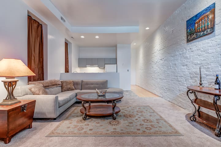 Historic 1 Br 2 blks from Soulard close to Busch.