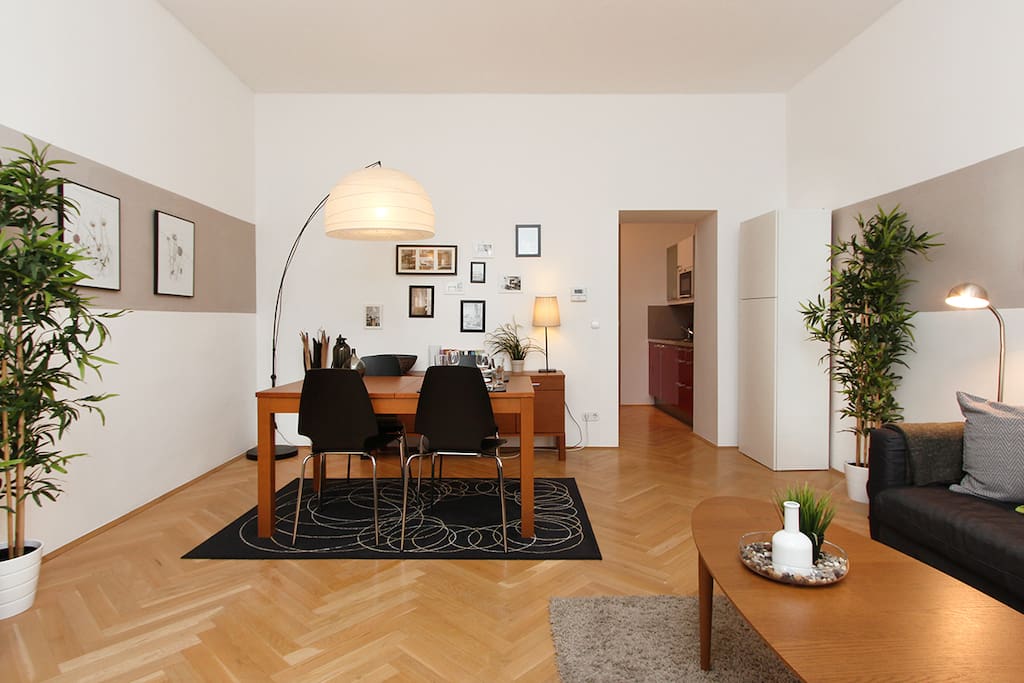 Wohnzimmer / living-room