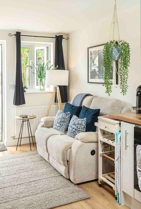 Top performing Airbnb: Little Rosewood is a Cosy Cotswold Retreat in Stow On The Wold