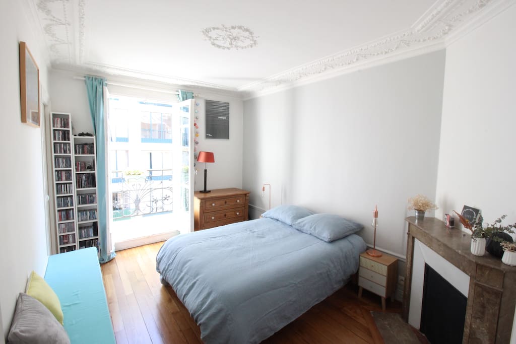 La chambre (The bedroom)