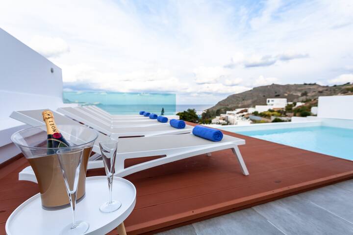 Stylish Sunrise White Villa with Infinity Pool gallery image 4