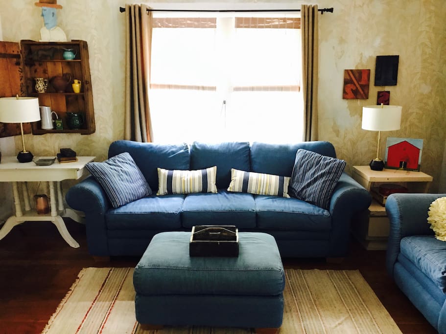 Comfortable living room.