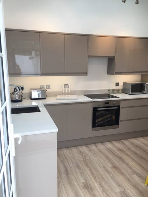 Lovely new kitchen with granite work surface