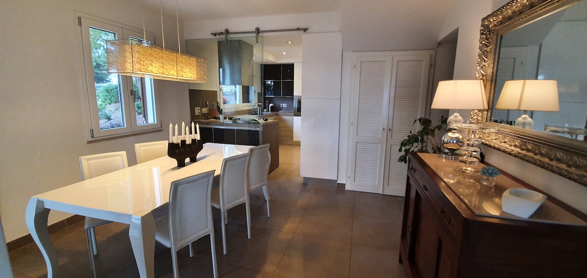 Top Airbnb: Sensational semi-detached villa - Astonishing view in Capoliveri