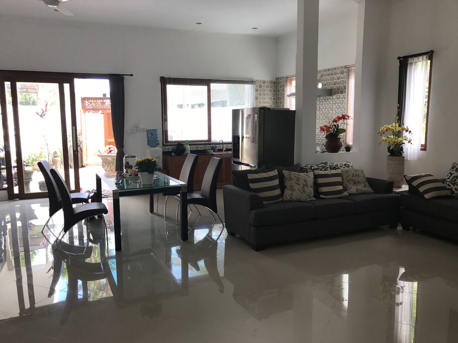 Living room / Kitchen