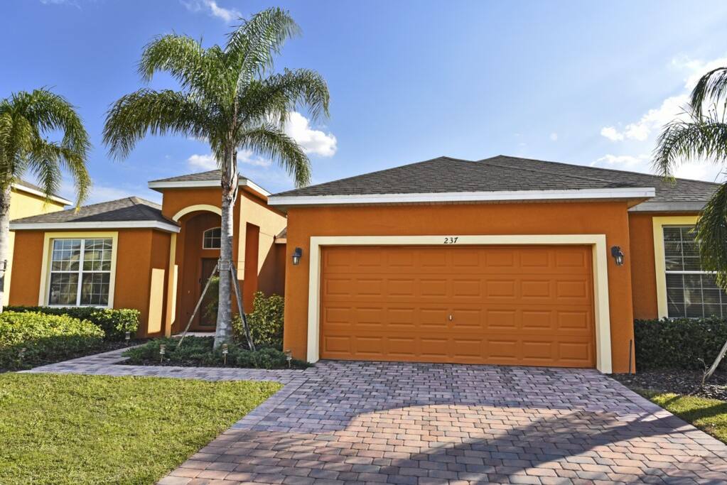 ExteriorFront